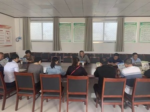 縣城投公司全體員工下鄉開展掃黑除惡宣傳活動