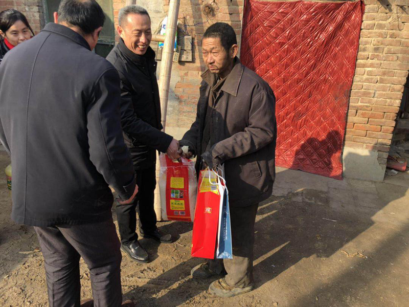 縣城投公司到聯系村開展春節“送溫暖” 活動