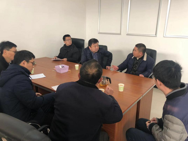 縣城投公司黨工委書記到聯系村李村開展扶貧工作